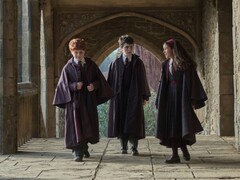 Dominic McLaughlin, Arabella Stanton en Alastair Stout ontvangen naar verluidt samen 500.000 pond voor het eerste seizoen van HBO's Harry Potter-serie.