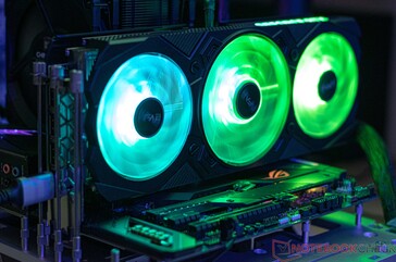 De KFA2 GeForce RTX 4070 EX Gamer tijdens de geluidsemissietest