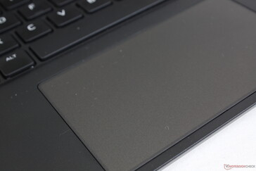 Clickpad is klein voor een 17,3-inch laptop, maar het is in ieder geval soepel en betrouwbaar