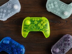 De kleuren van de 8BitDo 64 Bluetooth Controller Prototype Limited Edition hebben een doorschijnend omhulsel.