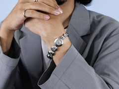 De Seiko Power Design Project Collection 1 (afbeelding) kan gedragen worden als armband, accessoire of gewoon als horloge. (Afbeeldingsbron: Seiko)