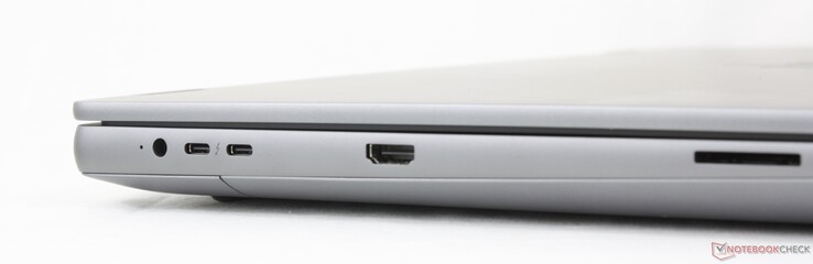 Links: AC-adapter, 2x USB-C Thunderbolt 5 met DisplayPort 2.1 + Power Delivery (80 Gbps), HDMI 2.1, SD-kaartlezer