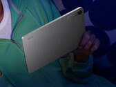 De Redmi Pad 2 9.7, op de foto, bevat dezelfde hardware als de Redmi Pad 2 SE en Poco Pad C1.
