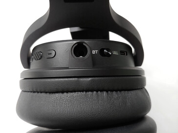 Grote bedieningsknoppen, USB-C poort en 3,5 mm (1/8