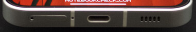 Bodem: SIM-kaartsleuf, microfoon, USB-C-poort, luidspreker