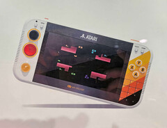 De GameStation Portable wordt geleverd met meer dan 200 retro games. (Afbeelding bron: Retro Handhelds - bewerkt)