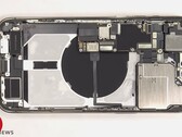 De iPhone 14 Pro Max is niet allemaal even gemakkelijk te repareren. (Beeldbron: PBKreviews)