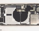 De iPhone 14 Pro Max is niet allemaal even gemakkelijk te repareren. (Beeldbron: PBKreviews)