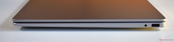 rechts: 3.5mm-audio, USB-A 3.2 Gen 1