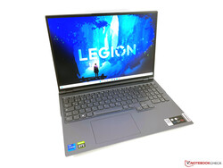 In review: Lenovo Legion 5 Pro 16 G7. Testmodel met dank aan Campuspoint.
