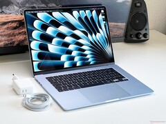 De volgende generatie van de MacBook Air zal naar verwachting al over een paar maanden op de markt komen. (Afbeeldingsbron: Notebookcheck)