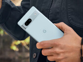 De Pixel 7a kost 100 minder dan de Pixel 7, ongeacht of je hem in euro's, Britse ponden of Amerikaanse dollars bestelt. (Beeldbron: @rquandt)