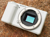 Sony's ZV-E10 werd in 2021 gelanceerd als een compacte APS-C camera met een Sony E Mount en veel premium mogelijkheden. (Afbeeldingsbron: Sony)