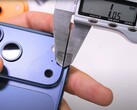 Duurzaamheidstester Zack Nelson zegt dat "Scratchgate" op de iPhone 17 Pro echt is en uitsluitend de schuld is van Apple. (Afbeeldingsbron: JerryRigEverything)