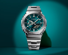 De Casio G-Steel GM2110D-3A1 met een blauwgroene wijzerplaat, afgebeeld. (Afbeeldingsbron: Casio)