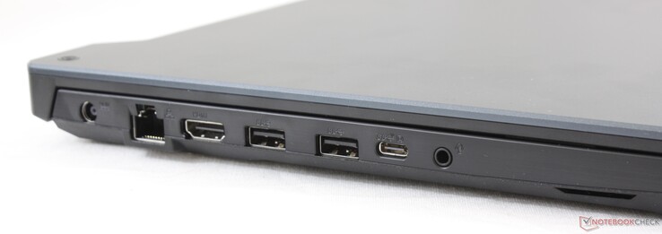 Links: AC-voeding, Gigabit RJ-45, HDMI 2.0b, 2x USB 3.0 Type-A, USB Type-C 3.2 Gen. 2 met DisplayPort 1.4, 3.5 mm combo-audio