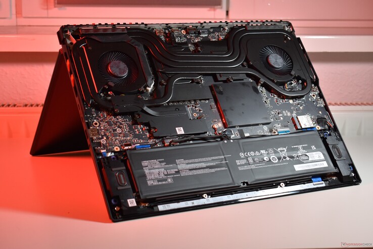 MSI Raider A18: Intern