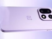 De OnePlus 15 in Mist Purple (bron: OnePlus, bewerkt)