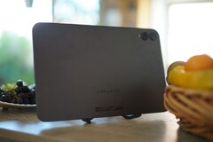 De Teclast T65 is behoorlijk groot en biedt een flink aantal functies die doorgaans op veel duurdere tablets te vinden zijn