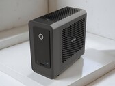 De Zotac ZBox Magnus One SFF gaming PC heeft een RTX 5070 Ti GPU en Core Ultra 7 265 CPU. (Afbeelding bron: ITHome, bewerkt)