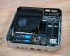 Minisforum AI X1 Pro met de verwijderde PSU en luidsprekers