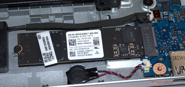 Een PCIe 4 SSD dient als de systeemschijf.