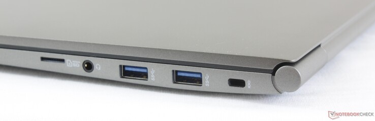 Rechterkant: MicroSD, 3.5 mm koptelefoon, 2x USB 3.1 Type-A, Kensington Lock