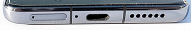 Onderkant: SIM-lade, microfoon, USB-C-poort, luidsprekers