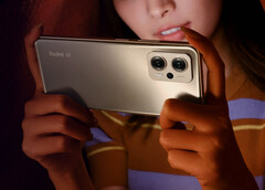 De Redmi K50i wordt geleverd in de kleuren Stealth Black, Phantom Blue en Quick Silver. (Afbeelding bron: Xiaomi)