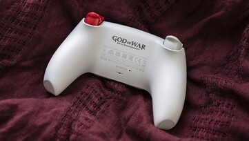 Op de achterkant van de controller staat
