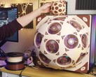 De Noctua SuperDome plaatst 15 ventilatoren in het zijpaneel van een gaming PC.