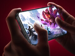De Redmi K90 Ultra wordt aangedreven door de Snapdragon 8 Elite. Afbeelding: een promotiefoto waarop te zien is hoe een MOBA-game op de telefoon draait.