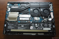 Ruimte voor uitbreiding: Binnen in de Victus 15. (Afbeelding bron: Notebookcheck)