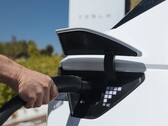 De Ioniq 5 kan rechtstreeks op Tesla Superchargers worden aangesloten (Afbeelding bron: Hyundai)
