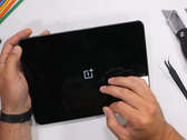 Een pre-teardown OnePlus Pad. (Bron: JerryRigEverything via YouTube)