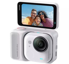 De Insta360 Go Ultra in een van de twee duidelijke lanceringskleuren. (Afbeelding bron: Insta360 via Roland Quandt & WinFuture)