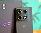 De Motorola Razr Fold doet er alles aan om de beste opvouwbare telefoon met camera te worden.