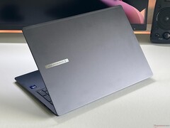 Asus ExpertBook B5 B5605. (Afbeeldingsbron: Notebookcheck)