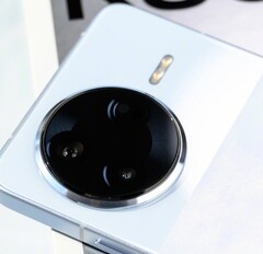 De Redmi K80 Ultra zal er naar verwachting uitzien als de andere telefoons uit de K80-serie. (Afbeelding Bron: Jack Yee)