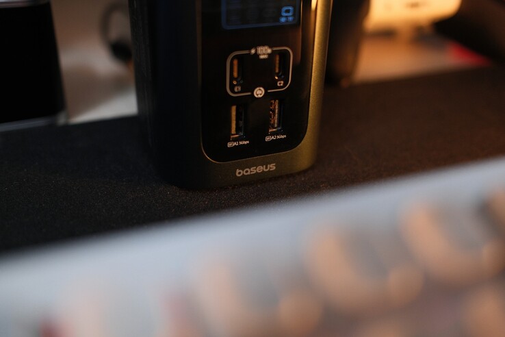 De RD1 Pro heeft in totaal 4 poorten aan de voorkant, maar de 2 USB-C-poorten zijn uitsluitend bedoeld voor het leveren van stroom.