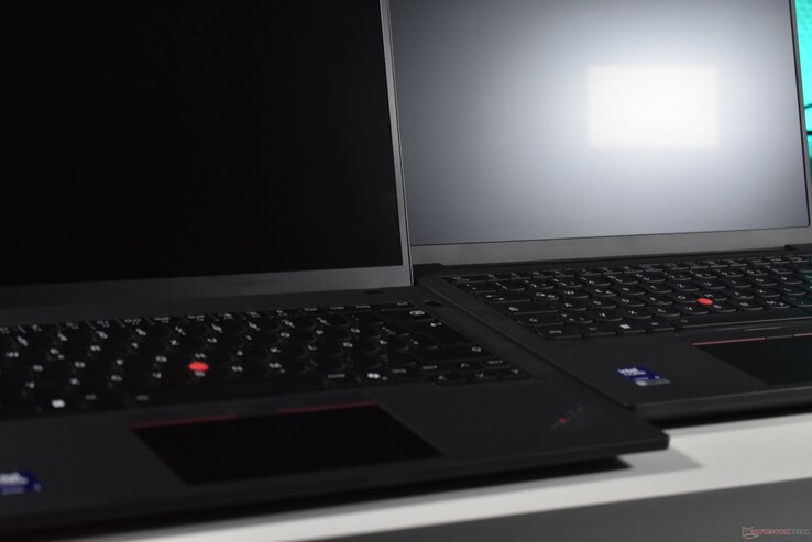 ThinkPad T14 Gen 7 (rechts) vs. ThinkPad T14 Gen 6 (links)