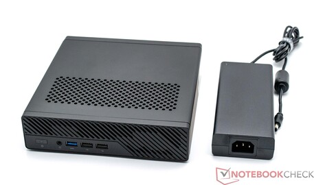 Minisforum MS-01 met voedingseenheid (19 V; 9,47 A)