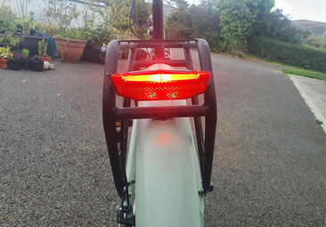 Achterlicht op de Touroll B2 e-bike