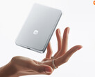 De 10.000mAh UltraThin Magnetic Power Bank kost ongeveer $51 in China. Afgebeeld: een promofoto waarop het dunne en lichte ontwerp te zien is.