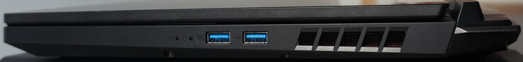 Poorten rechts: 2 x USB-A (10 Gbit/s)