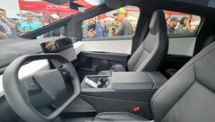 Foto van Tesla Cybertruck-interieur wijst op geventileerde stoelen (afbeelding: Greggertruck)