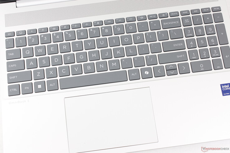 Het clickpad heeft een behoorlijk formaat (12,5 x 8 cm) met relatief zachte en stille feedback wanneer erop gedrukt wordt