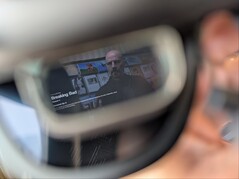 Xreal One Pro met uitgebreid scherm die Breaking Bad op Netflix afspeelt