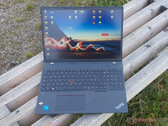 Lenovo ThinkPad T16 G2 in review: Stille kantoorlaptop met lange batterijduur