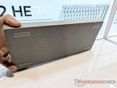 Keychron K2 HE Beton bodem (Afbeelding bron: Notebookcheck/Stephen Pereyra)